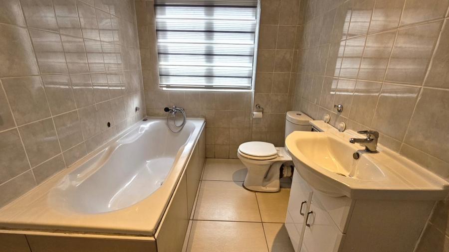 To Let 3 Bedroom Property for Rent in Melodie North West